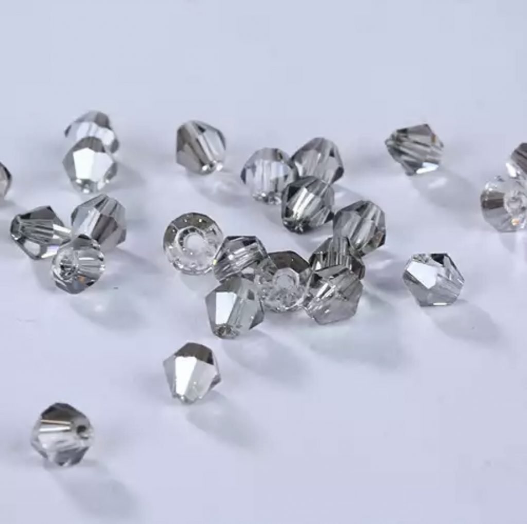 Karoliukai Bicone 4mm Transparent Gray (pilka)