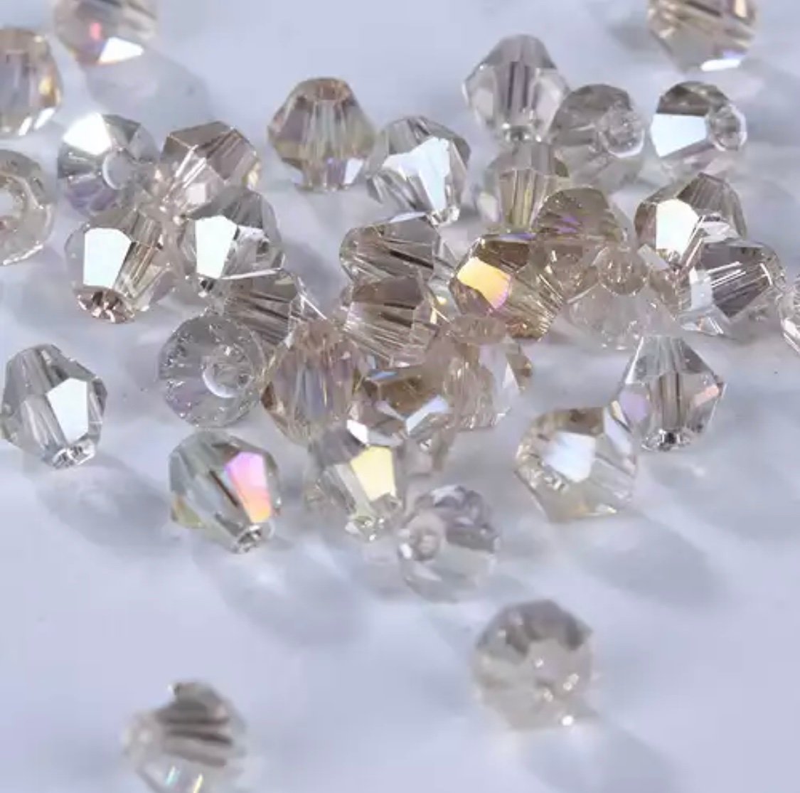 Karoliukai Bicone 4mm Gray AB