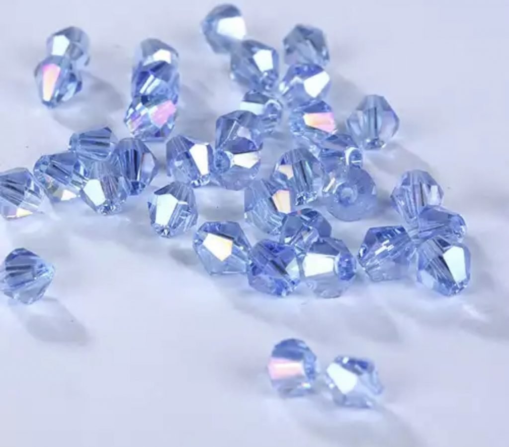 Karoliukai Bicone 4mm Light Blue AB