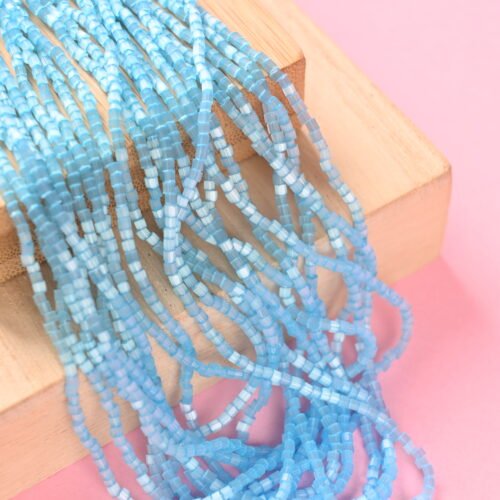 2 Cut Beads Satin Sky Blue 05134 (žydra)