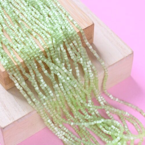 2 Cut Beads Satin Light Green 05154 (žalia)