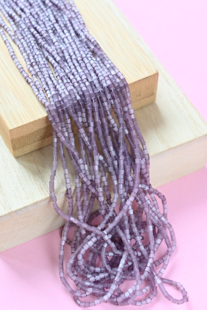 2 Cut Beads Satin Parma 25041 (violetinė)