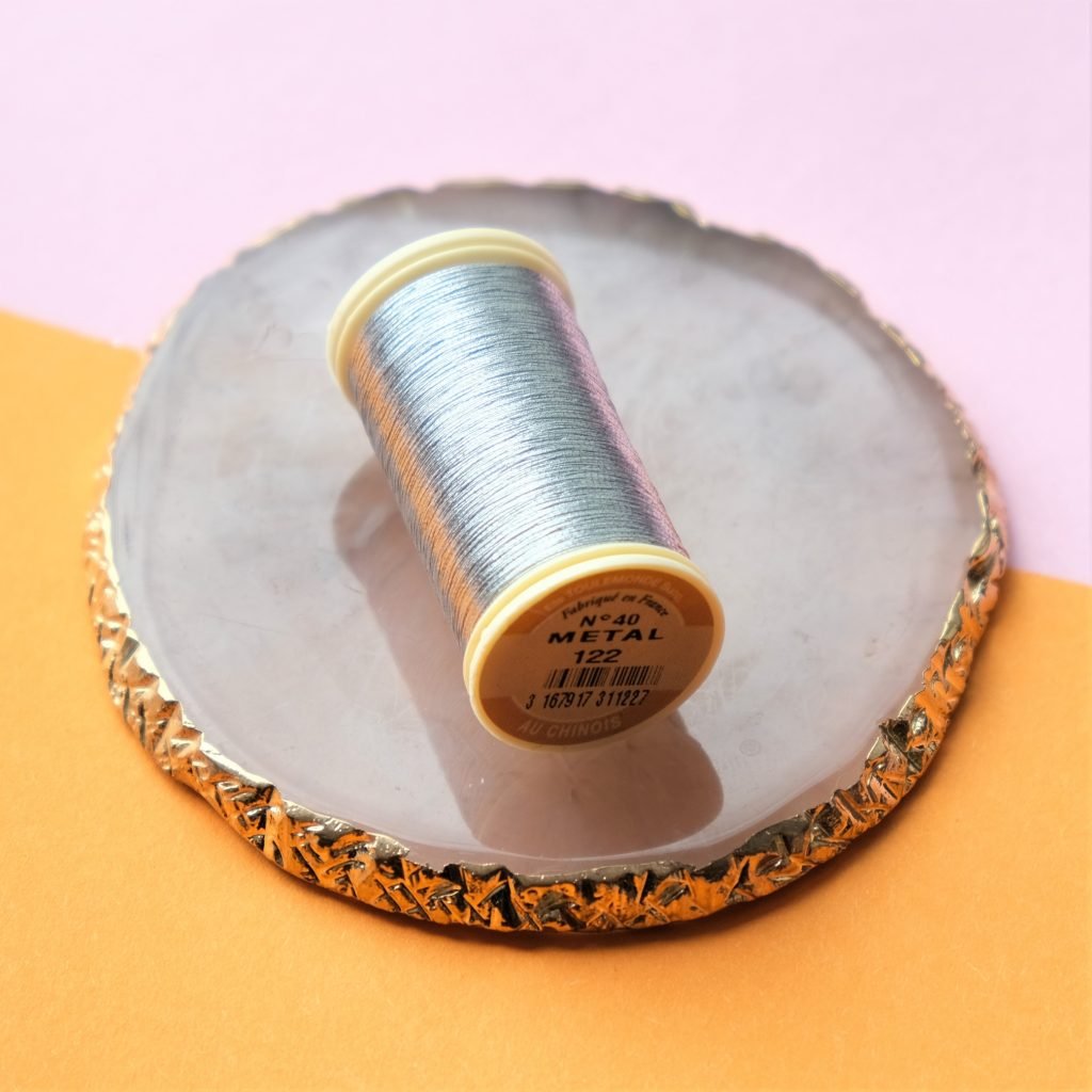 Siuvinėjimo siūlai Sajou Au Chinois Metallic N40 (sidabras) M122