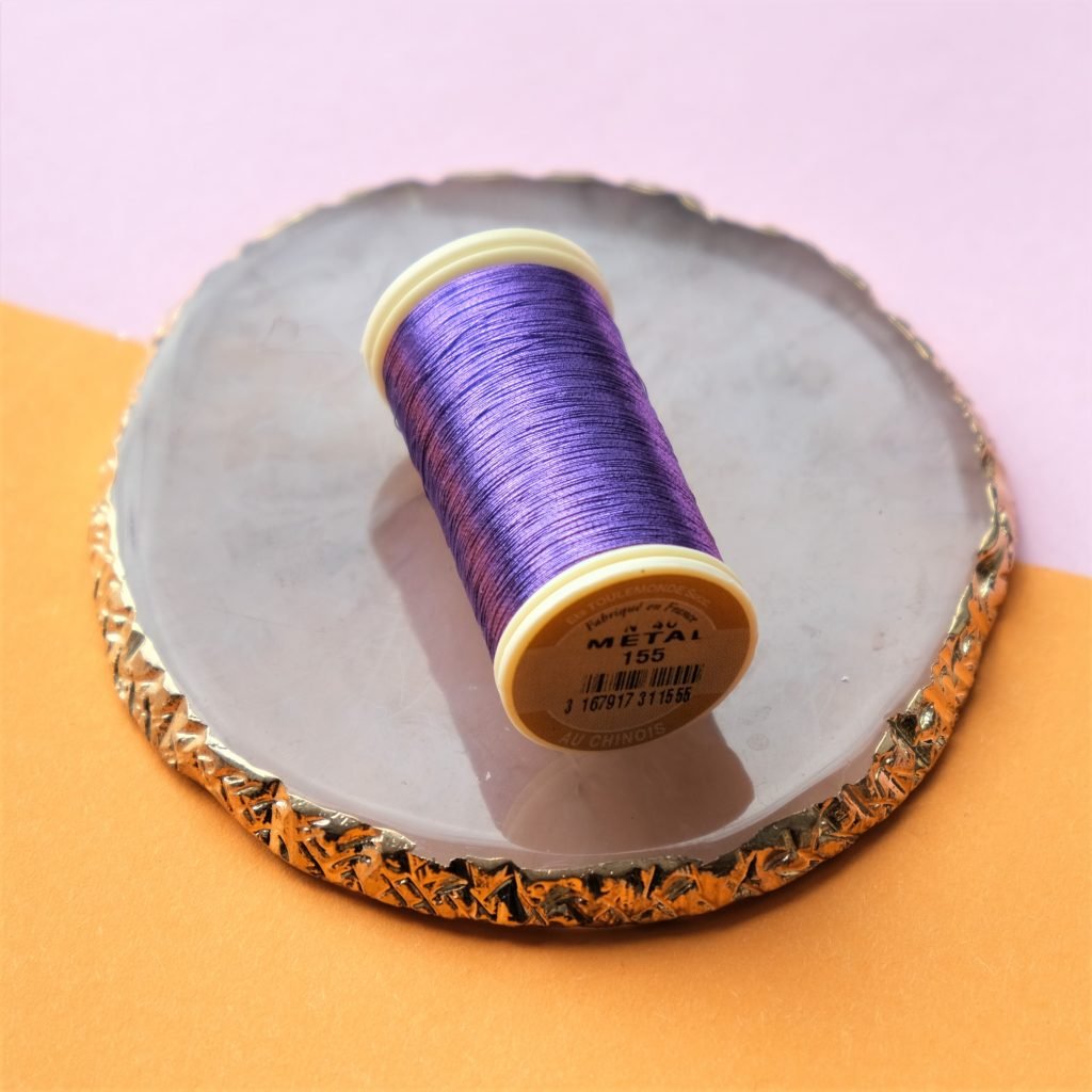 Siuvinėjimo siūlai Au Chinois Metallic N40 (violetinė) M155