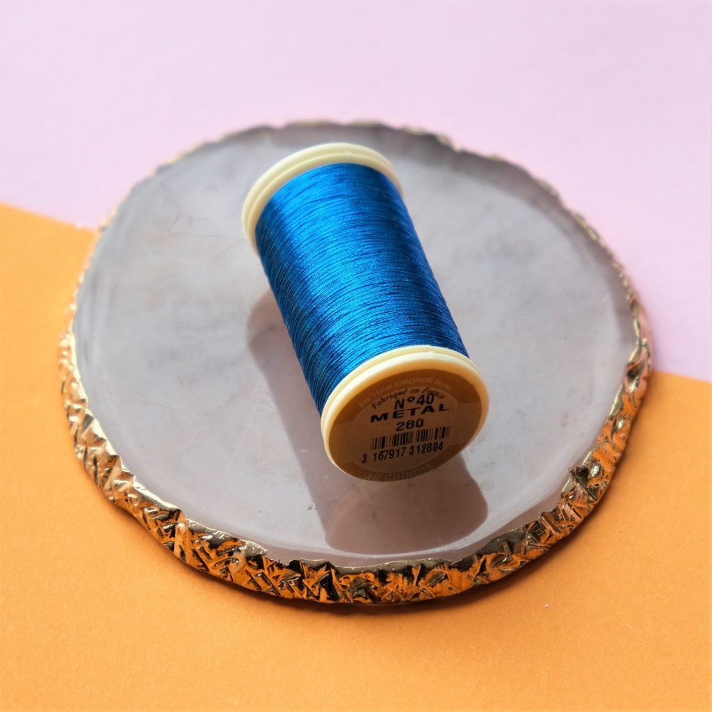 Siuvinėjimo siūlai Au Chinois Metallic N40 (mėlyna) M280