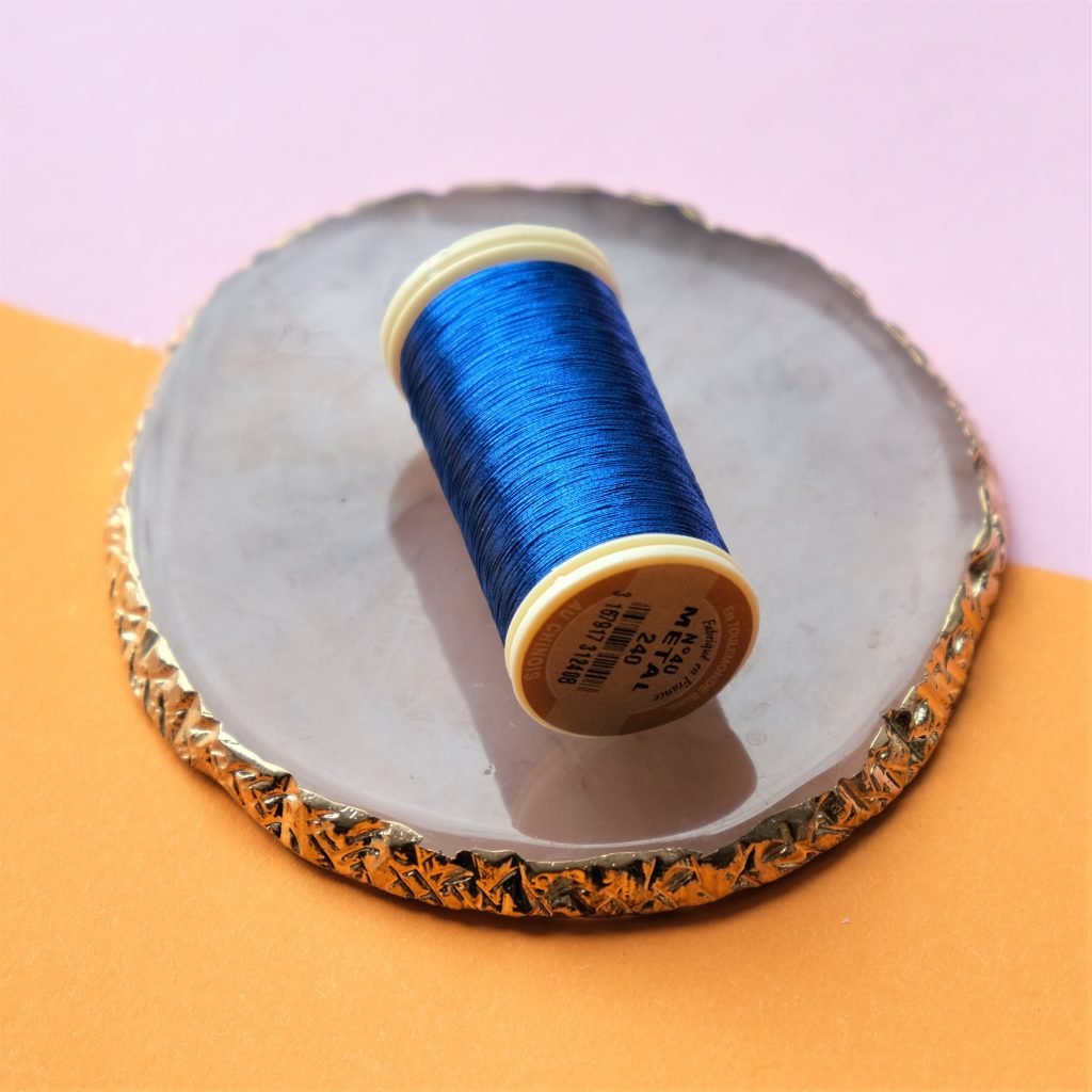 Siuvinėjimo siūlai Au Chinois Metallic N40 (mėlyna) M240