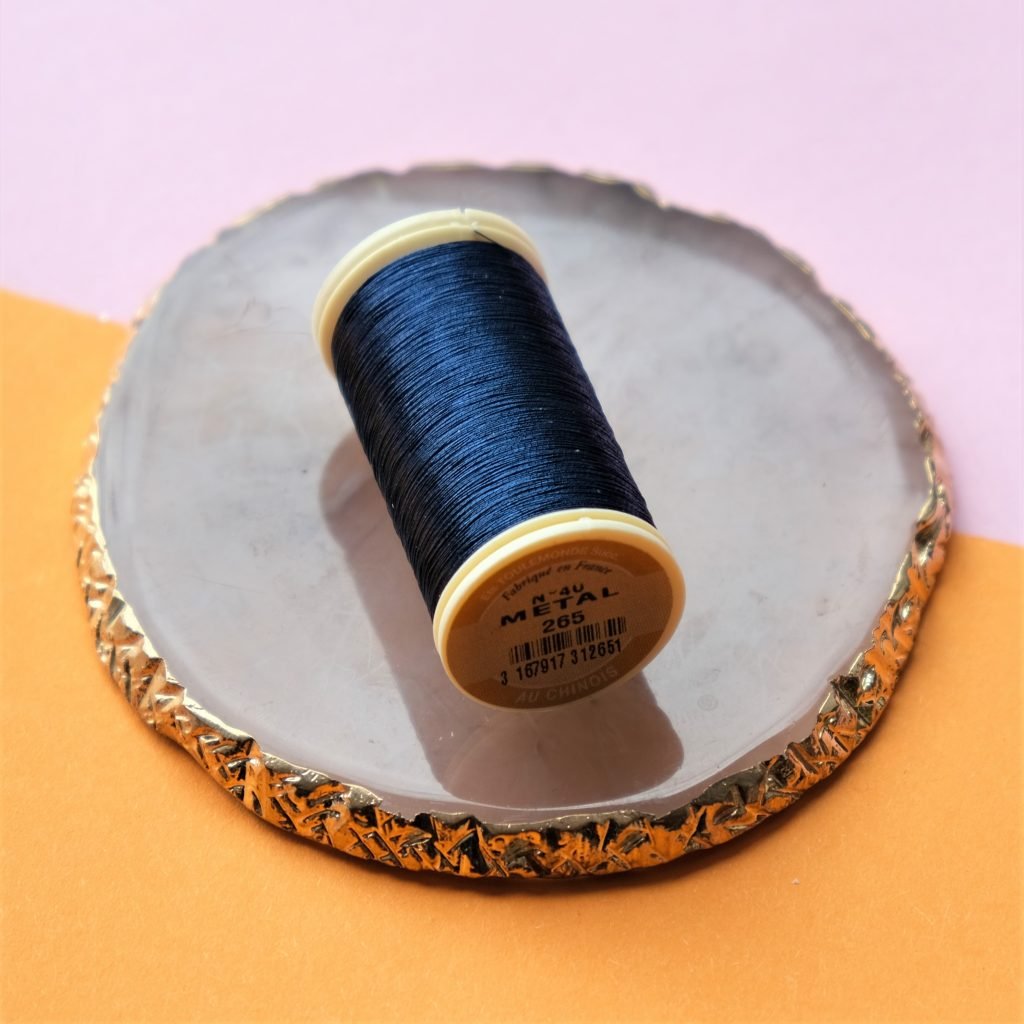 Siuvinėjimo siūlai Au Chinois Metallic N40 (mėlyna) M265