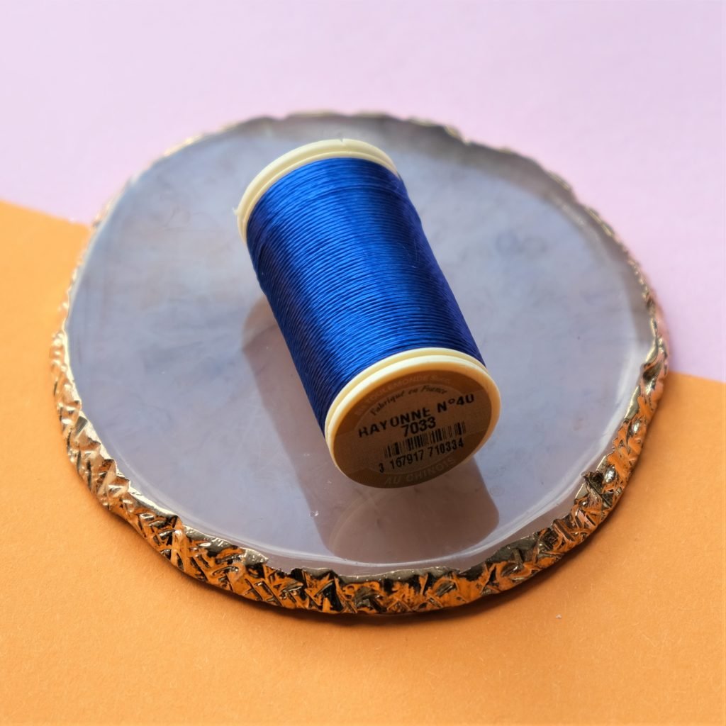 Siuvinėjimo siūlai Au Chinois Rayonne (mėlyna) R7033