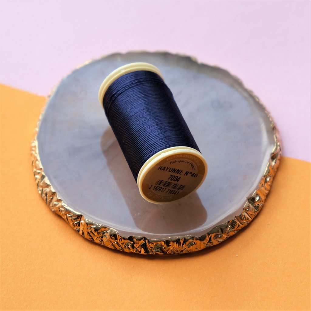 Siuvinėjimo siūlai Au Chinois Rayonne (mėlyna) R7034