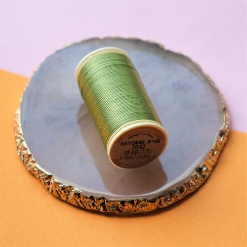 Siuvinėjimo siūlai Au Chinois Rayonne (žalia) R7042