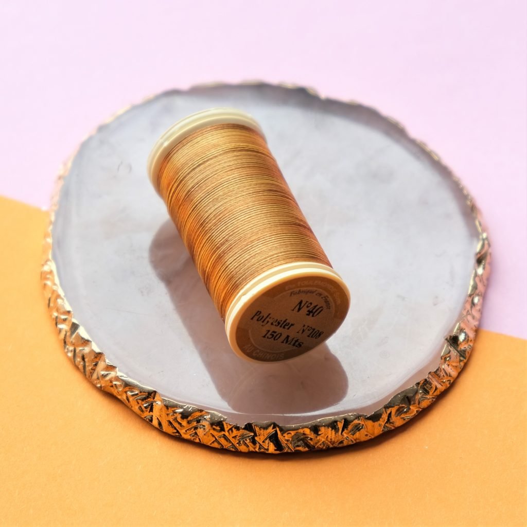 Embroidery threads Fils a coudre C108