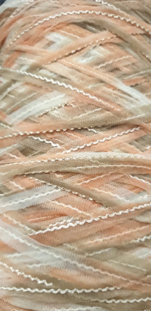 Dekoratyviniai siūlai Peach Nude Taupe thread