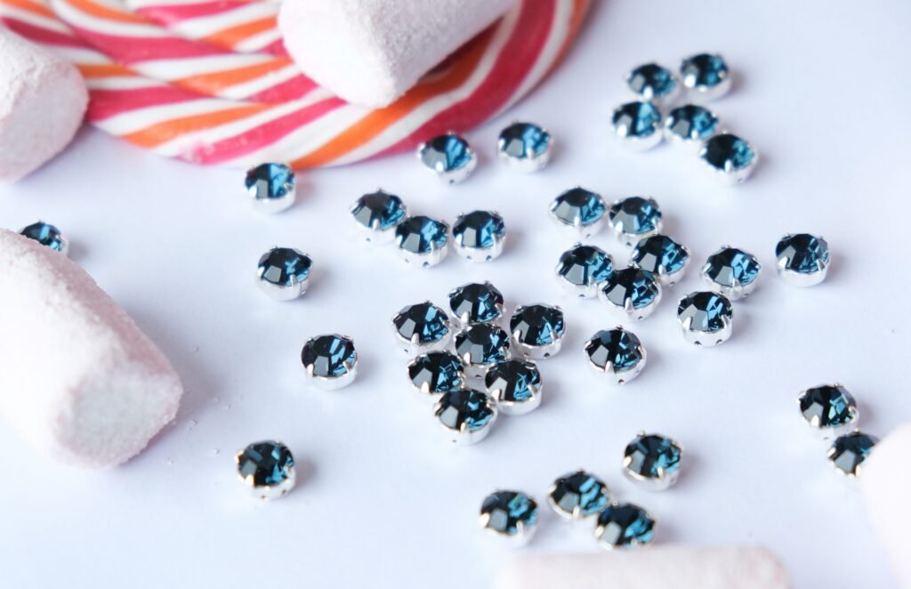 Preciosa Chaton MAXIMA SS39 (8.3mm) Montana - padengta sidabru (4 vnt) - mėlyna