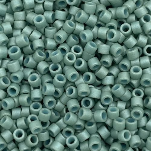 Biseris Delica 11/0 Matted Seafoam Green (žalia) DB0374