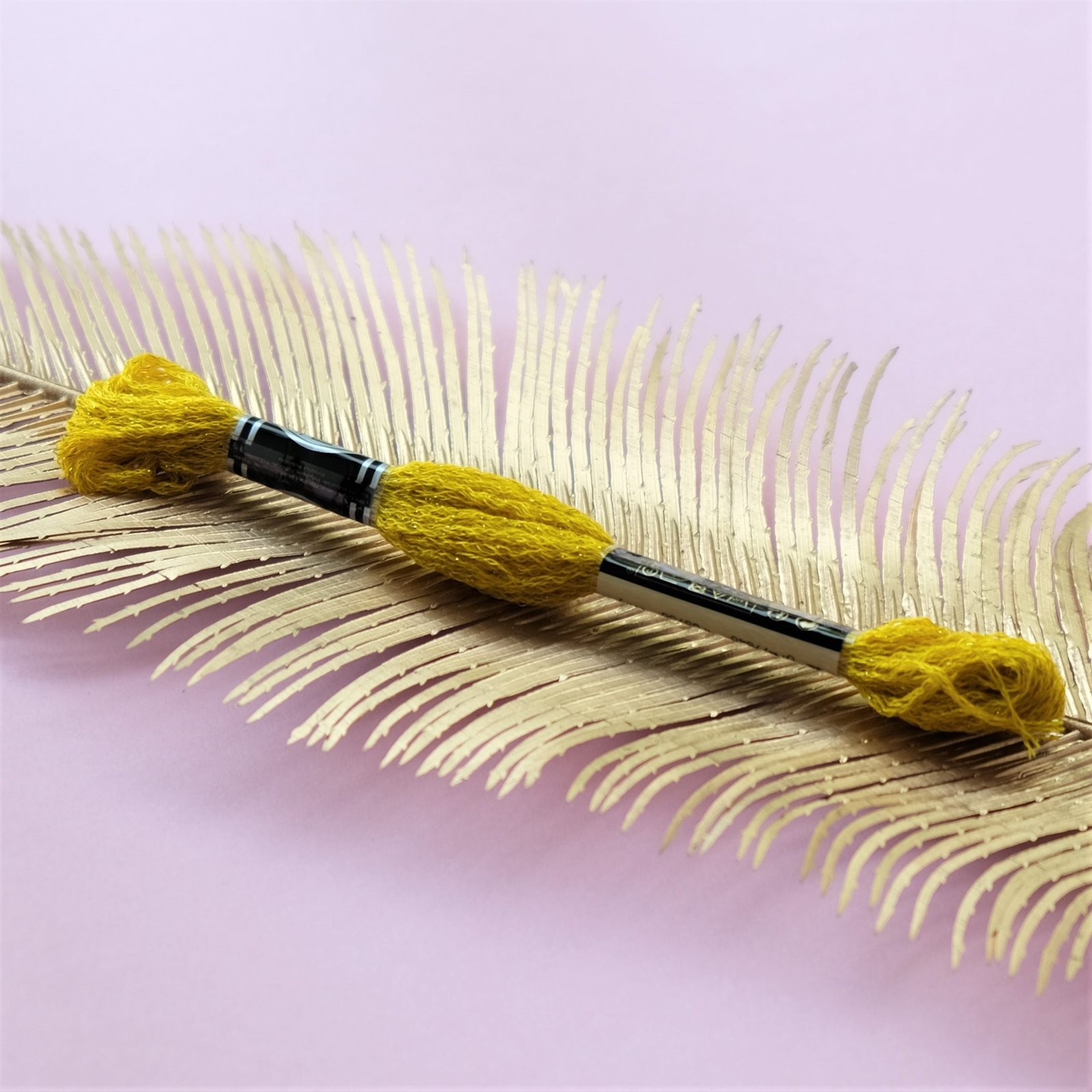 Mouliné Étoile siuvinėjimo siūlai (geltona) C444