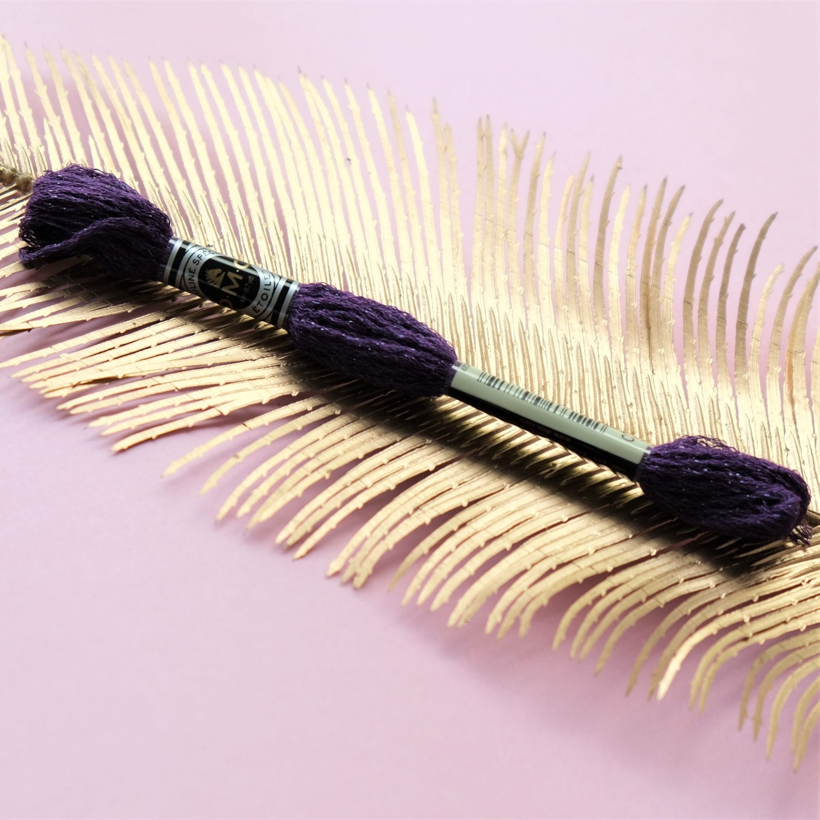 Mouliné Étoile siuvinėjimo siūlai (violetinė) C550