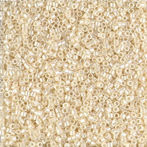 Miyuki Delica 11/0 Crystal Ivory Ceylon (kreminė) DB1900
