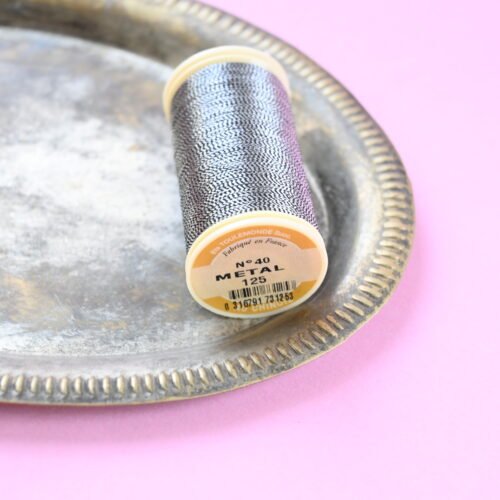 Siuvinėjimo siūlai Sajou Au Chinois Metallic N40 (pilka) M125