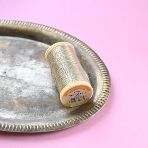 Siuvinėjimo siūlai Sajou Au Chinois Metallic N40 (auksinė) M302