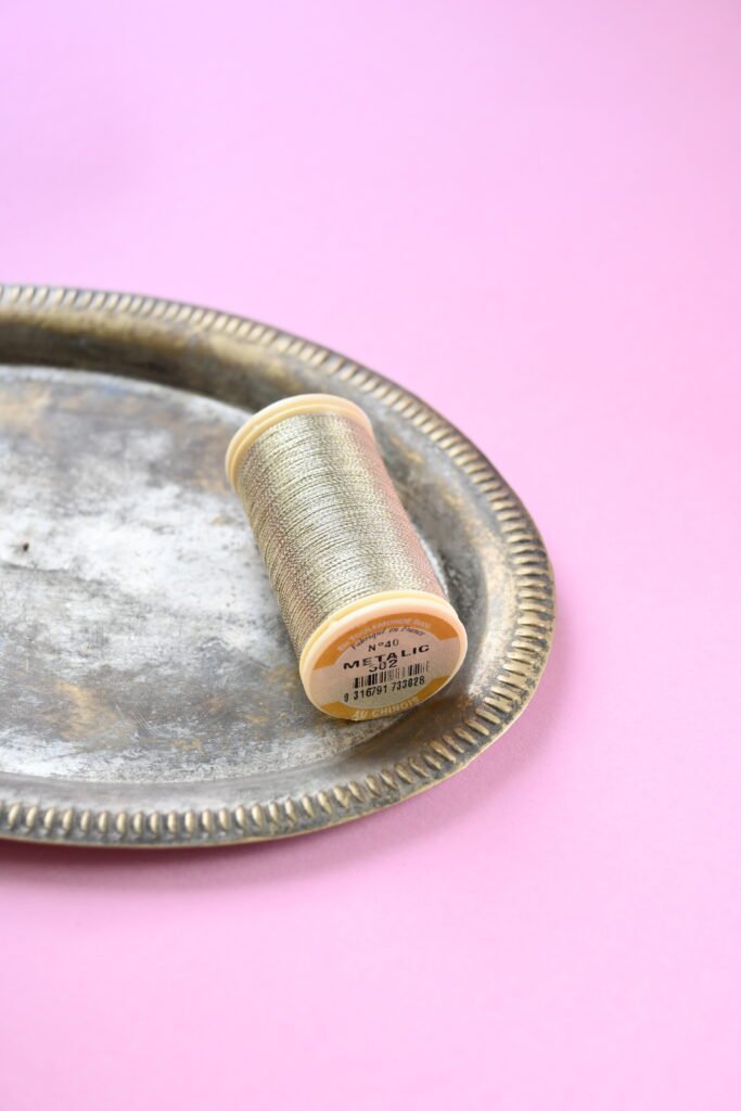 Siuvinėjimo siūlai Sajou Au Chinois Metallic N40 (auksinė) M302