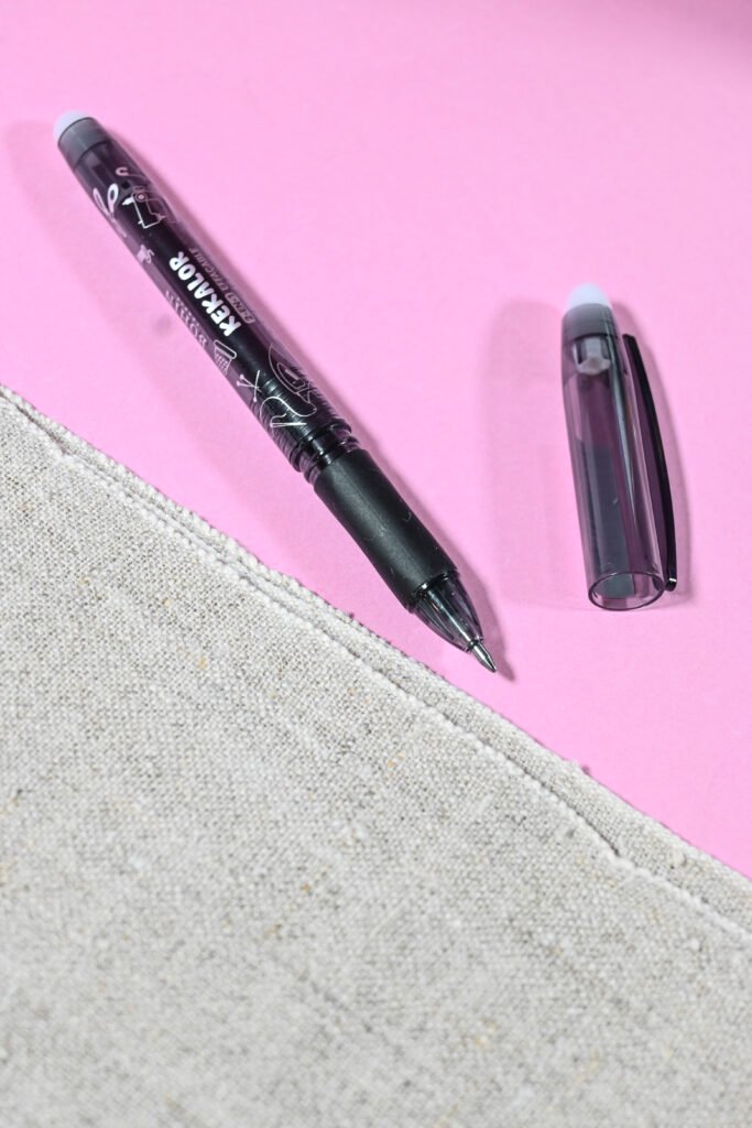 Išnykstantis rašiklis tekstilei BOHIN "Kekalor Erasable" (juoda)