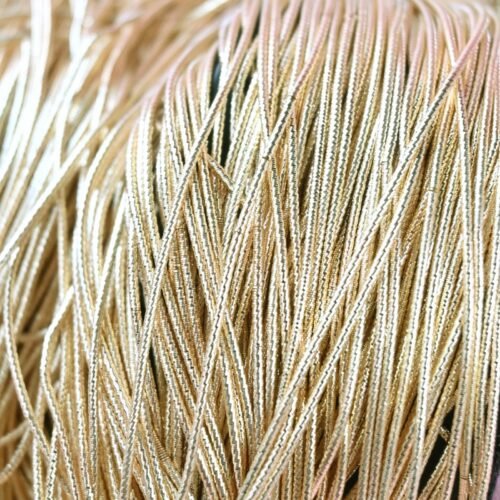 Check purl 1 mm in light gold, close-up